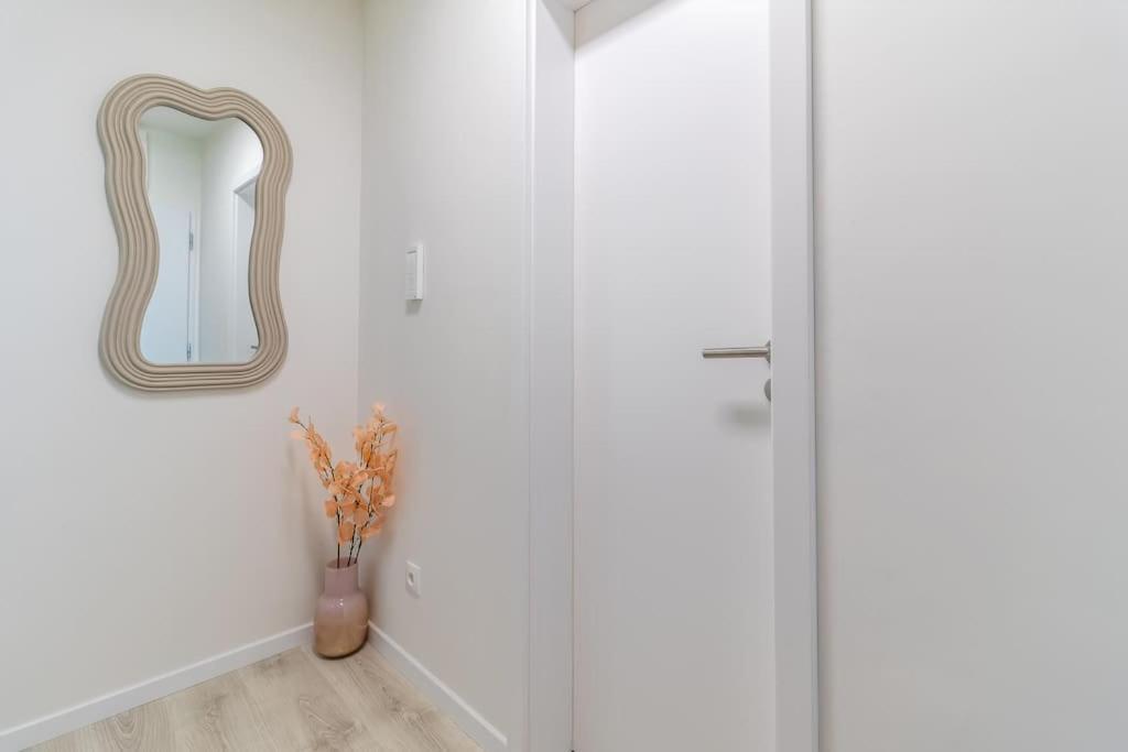 Cozy Apartment Near City Centrum And Bratislava Airport Esterno foto
