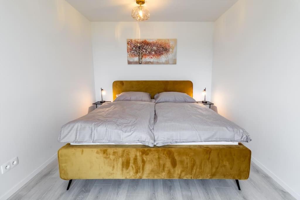 Cozy Apartment Near City Centrum And Bratislava Airport Esterno foto
