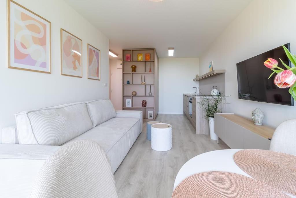 Cozy Apartment Near City Centrum And Bratislava Airport Esterno foto