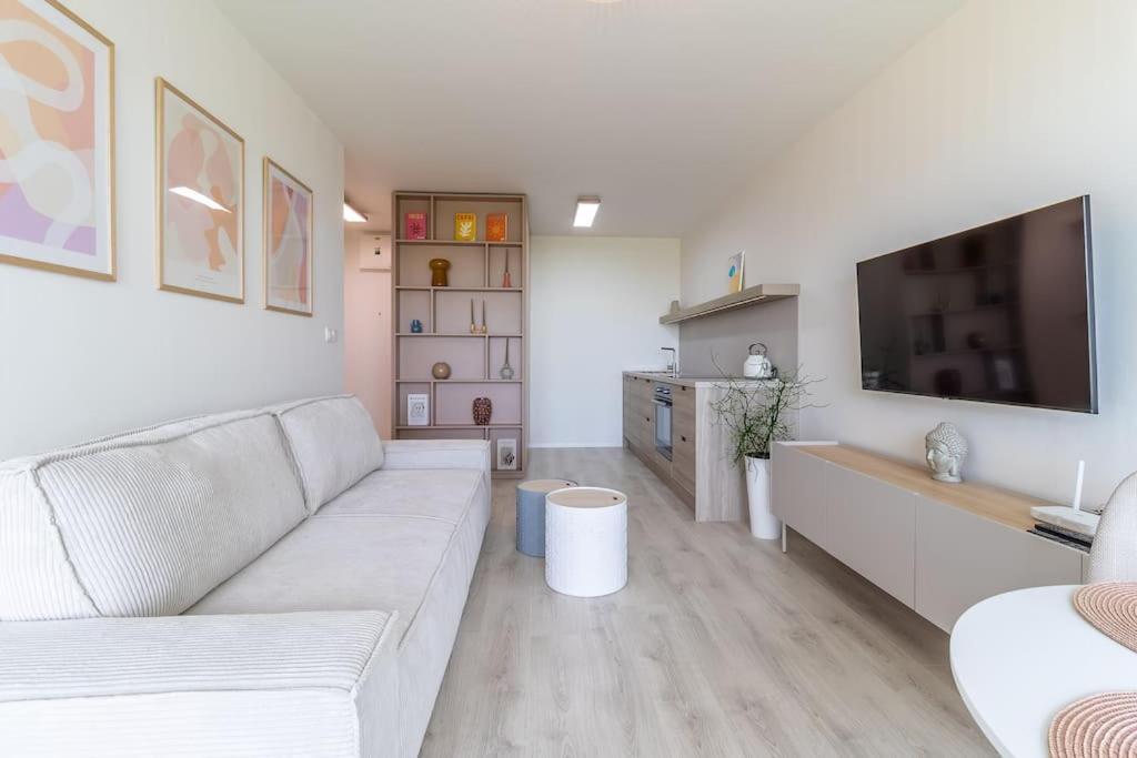 Cozy Apartment Near City Centrum And Bratislava Airport Esterno foto